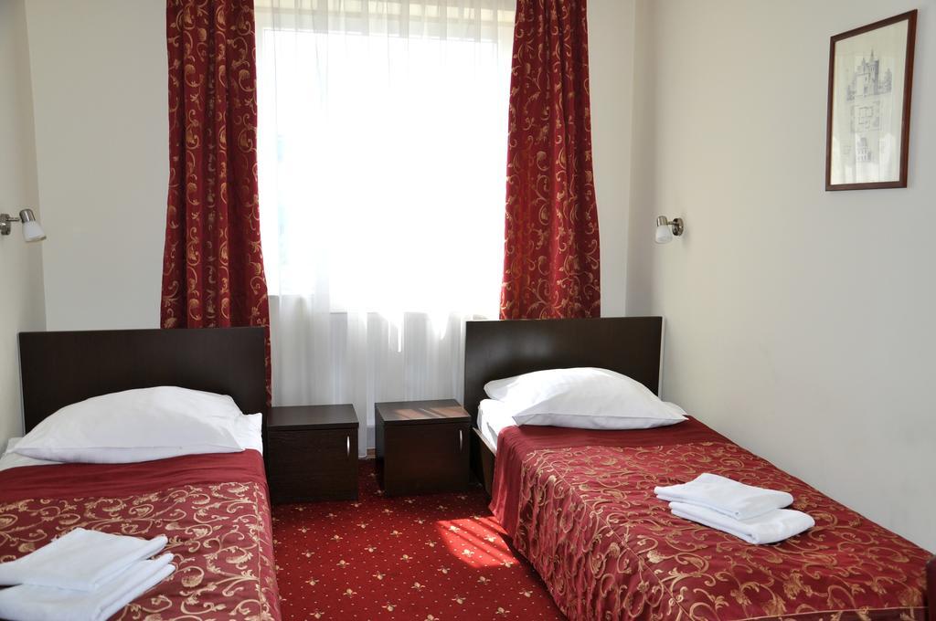 Hotel Korona Rzeszow Ruang foto