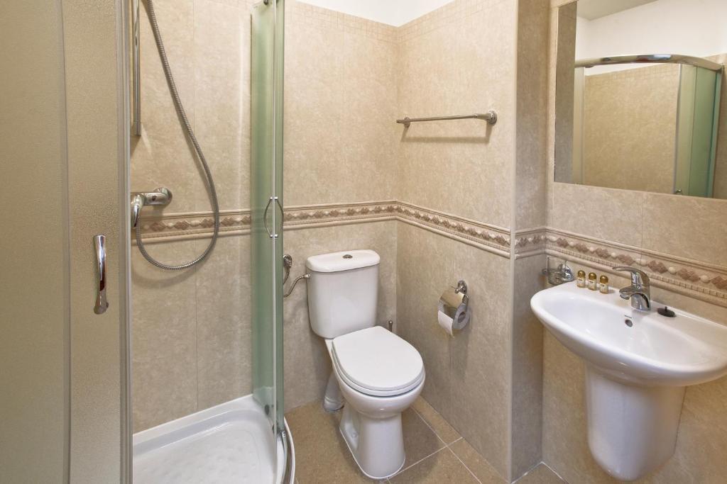 Hotel Korona Rzeszow Bagian luar foto